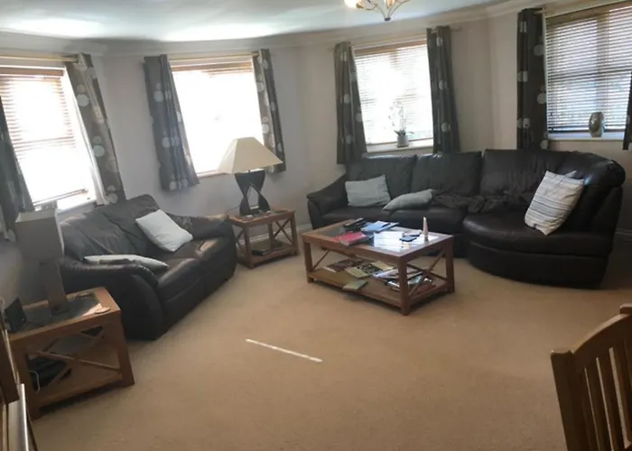 Captivating Apartment In Copthorne Near Gatwick